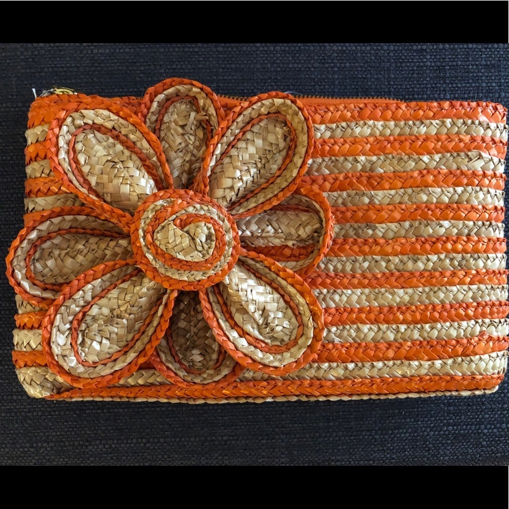 Large clutch handbag pin-up